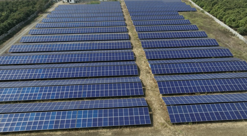 Large-scale ground mounted solar power plant